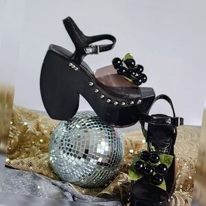 Vintage Platform Heels women 70s Disco Kimel Sabots Carved Wood Shoes